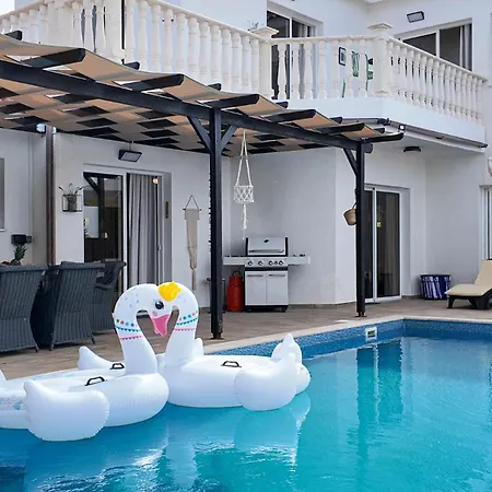 Talya Villa Peyia
